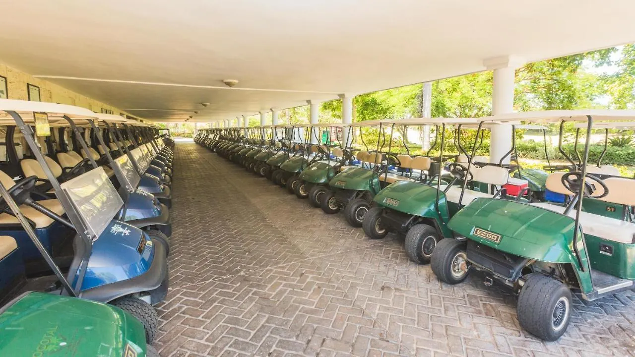 Cocotal Lake Village B102 - Golf Gated Community, Free Wi-Fi Punta Cana Hébergement de vacances